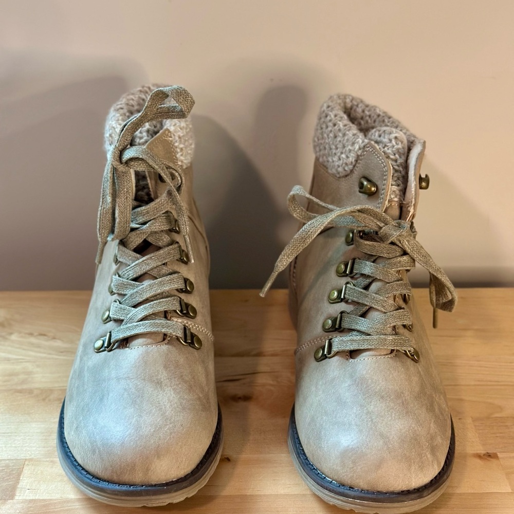 Women's Tan Ankle Boots